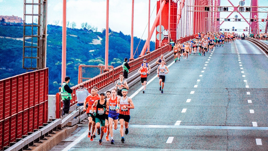 Desafía tu resistencia y sumérgete en una experiencia cultural única con los siete maratones más importantes del mundo. Supera tus límites y corre hacia la grandeza.