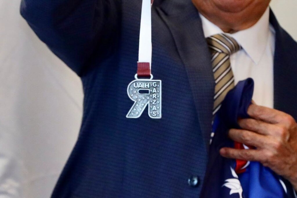 La medalla de la edición 2026 corresponde a la letra “R” y forma parte de la serie conmemorativa que, edición tras edición, busca completar la palabra “GARZAS”.