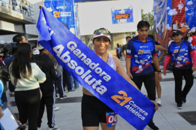 Carlos Castro y Catalina Juárez conquistan la Carrera Atlética FUL 2026