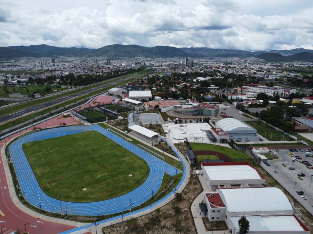 Collage de la Ciudad Deportiva de Alto Rendimiento, el Complejo Deportivo Revolución Mexicana y el Parque David Ben Gurión en Pachuca.